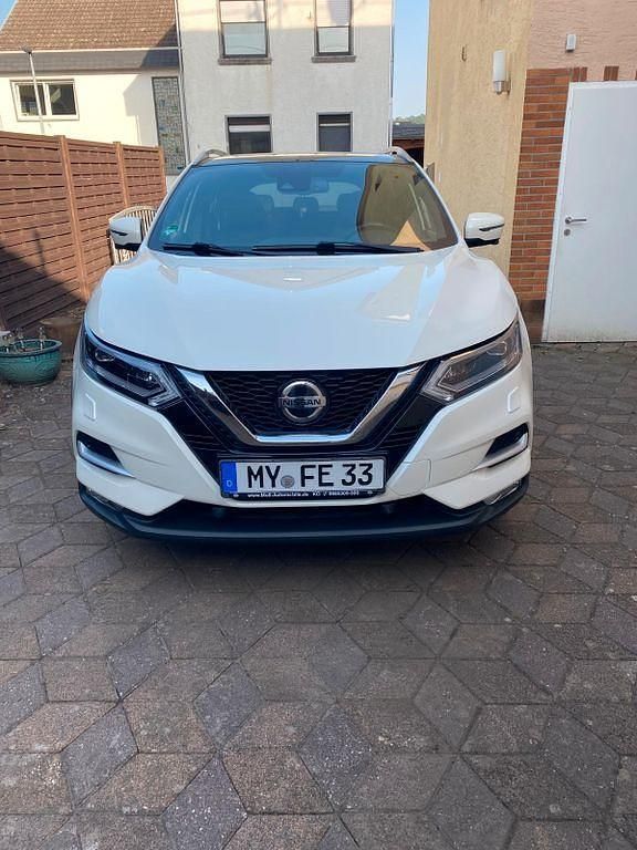 Weiß Gebraucht 2018 Nissan Qashqai Tekna+ SUV | 11.990 € (Fairer Preis) - Bild 1/4