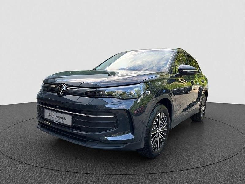 Grau Gebraucht 2024 VW Tiguan Life SUV | 35.910 € (Fairer Preis) - Bild 1/4