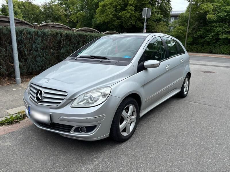 Silber Gebraucht 2008 Mercedes 170 Van / Kleinbus | 2.650 € - Bild 1/4