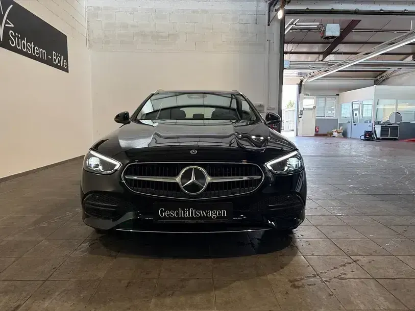 Gebraucht Mercedes C200 Avantgarde 163 PS (119 kW) 2026 Schwarz Limousine