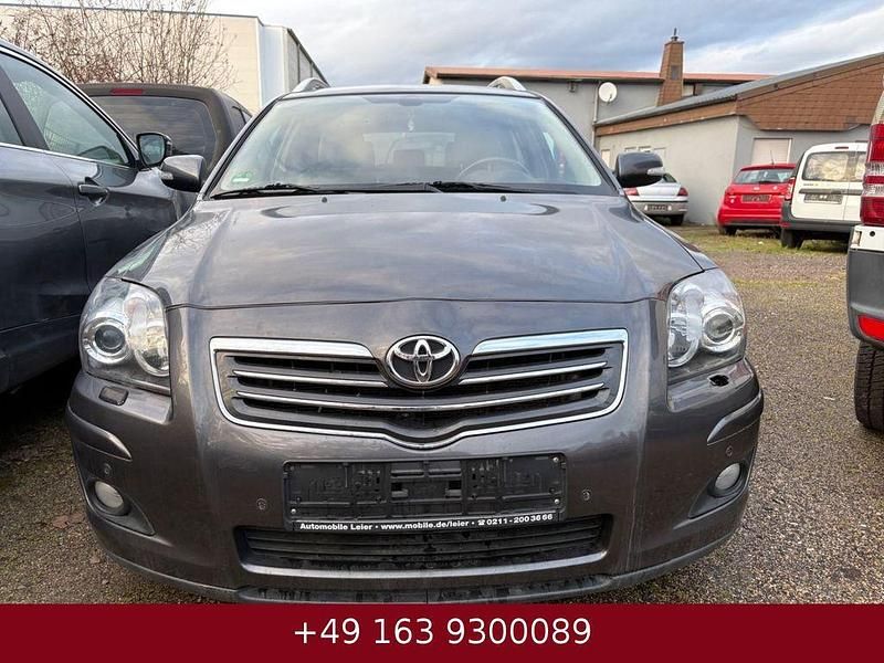 Grau Gebraucht 2007 Toyota Avensis Executive Kombi | 1.550 € (Superpreis) - Bild 1/4