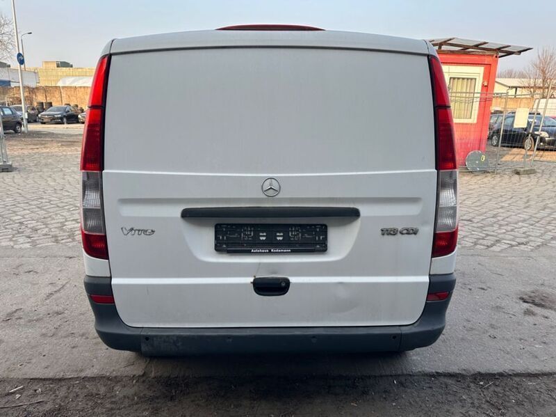 Gebraucht Mercedes Vito 136 PS (100 kW) 2013 Rot Van