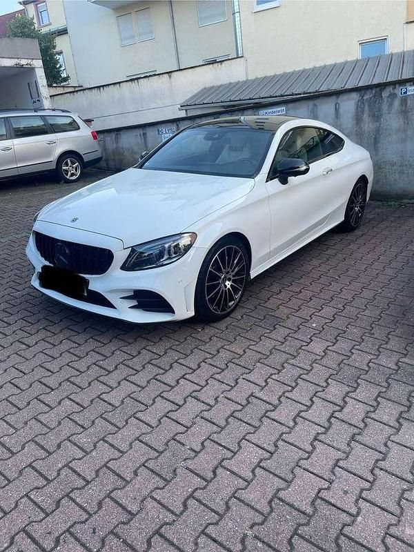 Gebraucht Mercedes C200 184 PS (135 kW) 2019 Weiß Coupé