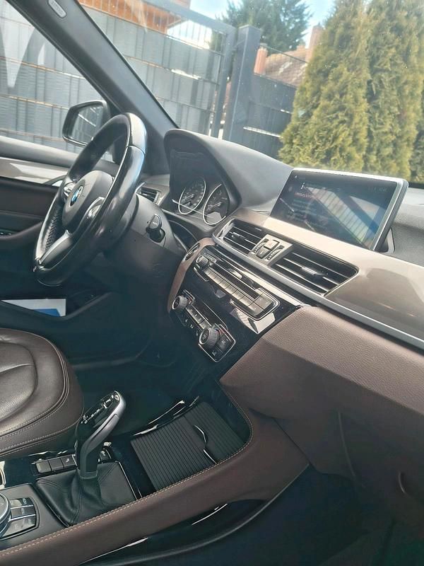 Schwarz Gebraucht 2017 BMW X1 SUV | 13.250 € - Bild 1/4