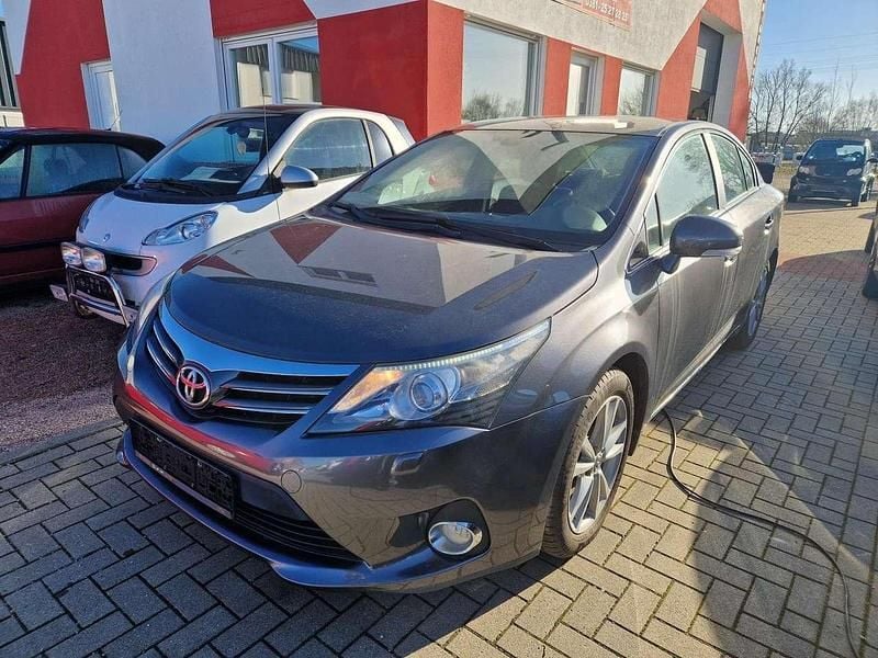 Gebraucht Toyota Avensis 124 PS (91 kW) 2013 Grau Limousine