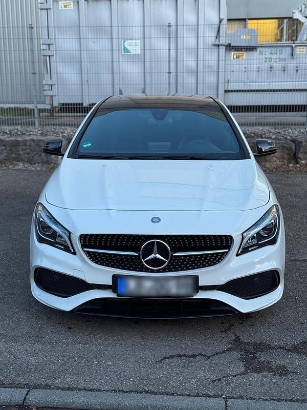 Weiß Gebraucht 2016 Mercedes CLA200 AMG Coupé | 18.700 € (Fairer Preis) - Bild 1/4