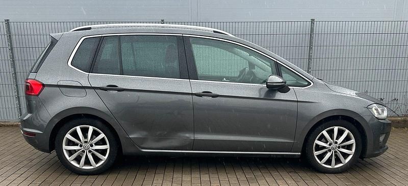 Gebraucht VW Golf Sportsvan Highline 150 PS (110 kW) 2017 Grau Van / Kleinbus