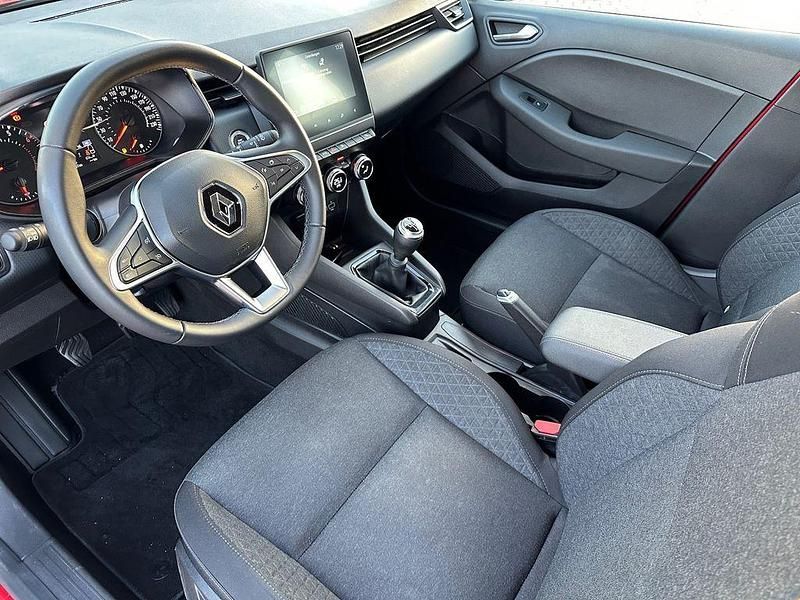 Gebraucht Renault Clio V Intens 91 PS (66 kW) 2023 Dezir rot (metallic) Limousine