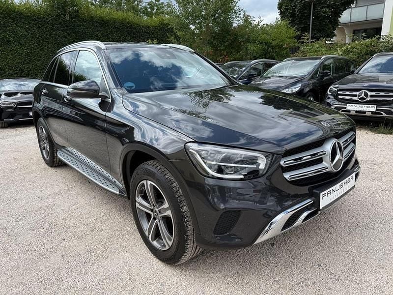 Graphitgrau Gebraucht 2020 Mercedes GLC220 SUV | 28.499 € (Guter Preis) - Bild 1/4