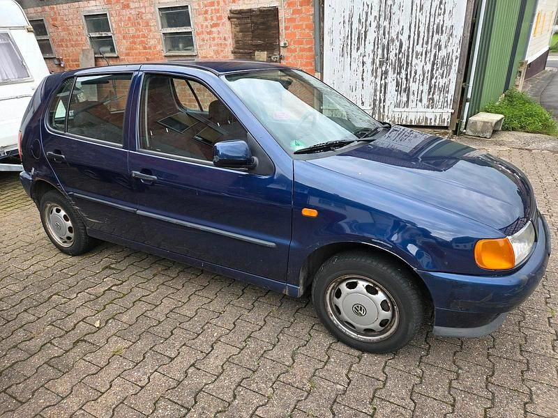 Blau Gebraucht 1999 VW Polo Kleinwagen | 990 € (Fairer Preis) - Bild 1/4