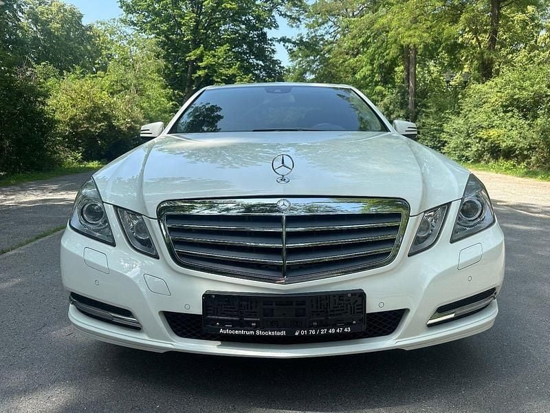 Gebraucht Mercedes E350 306 PS (225 kW) 2012 Weiß Limousine