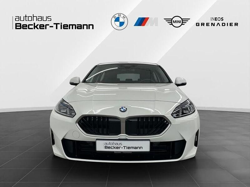 Gebraucht BMW 120 Shadowline 156 PS (114 kW) 2025 Alpinweiß uni Kleinwagen
