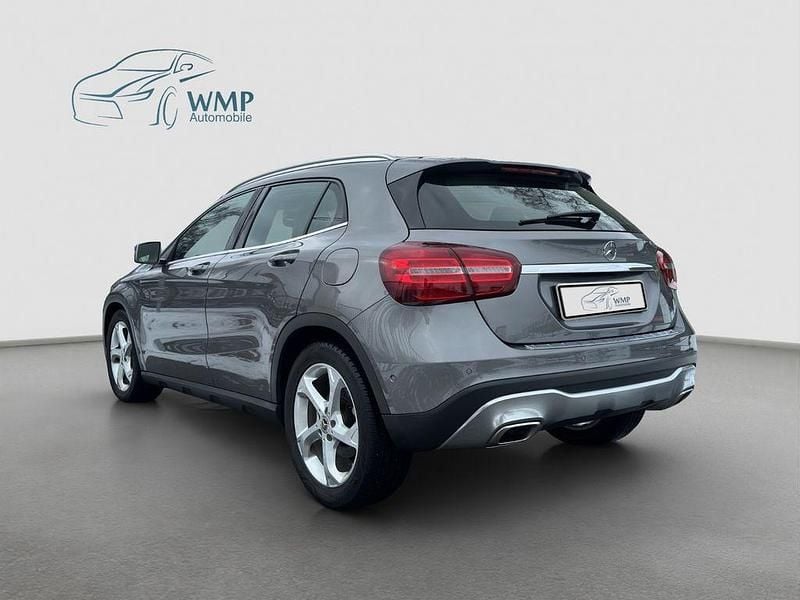 Gebraucht Mercedes GLA180 109 PS (80 kW) 2018 Grau SUV