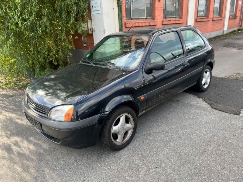 Schwarz Gebraucht 2000 Ford Fiesta Ghia Kleinwagen | 1.300 € (Etwas zu teuer) - Bild 1/4
