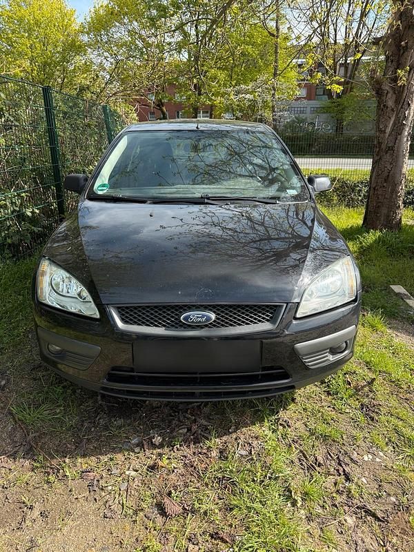 Second-hand Ford Focus 100 CP (73 kW) 2006 Negru Berlinǎ