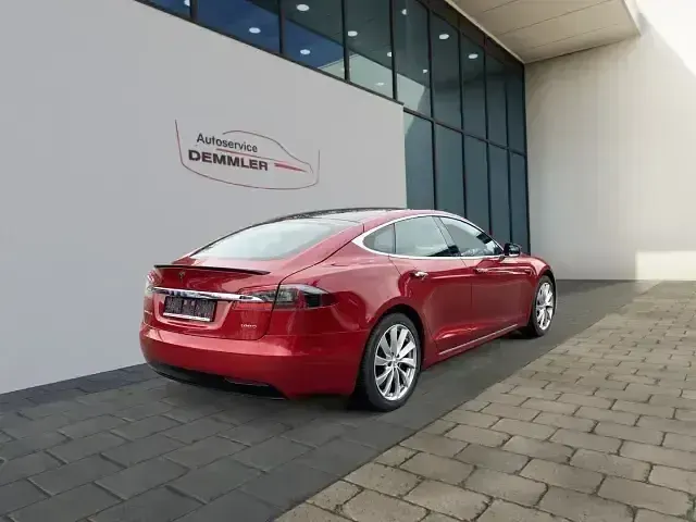 Używany Tesla Model S 311 kW (423 KM) 2019 Czerwony Hatchback