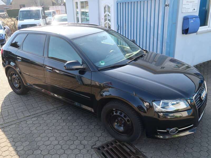 Phantomschwarz perleffekt Gebraucht 2012 Audi A3 Attraction Limousine | 4.700 € (Teuer) - Bild 1/4