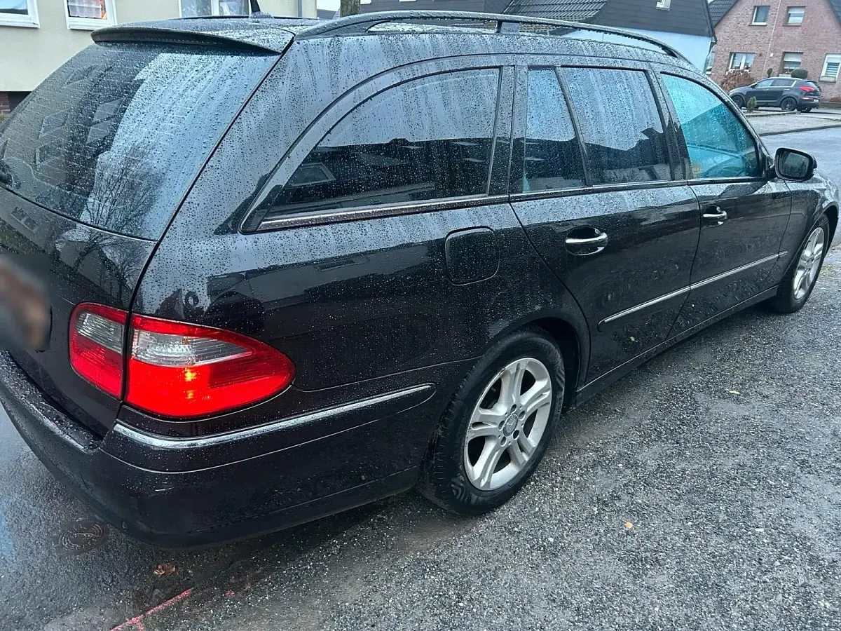 Gebraucht Mercedes E220 Avantgarde 170 PS (125 kW) 2009 Schwarz Kombi
