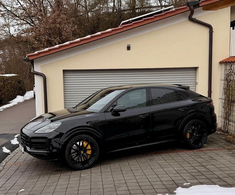Gebraucht Porsche Cayenne Turbo Sport 549 PS (403 kW) 2020 Schwarz SUV