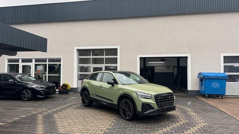 Grün Gebraucht 2020 Audi Q2 Sport SUV | 29.990 € (Teuer) - Bild 1/4