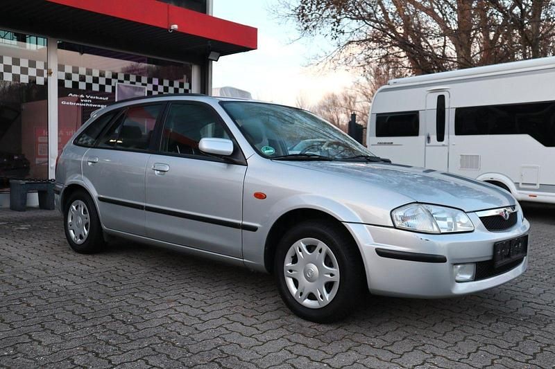 Gebraucht Mazda 323 88 PS (64 kW) 2000 Silber Kleinwagen