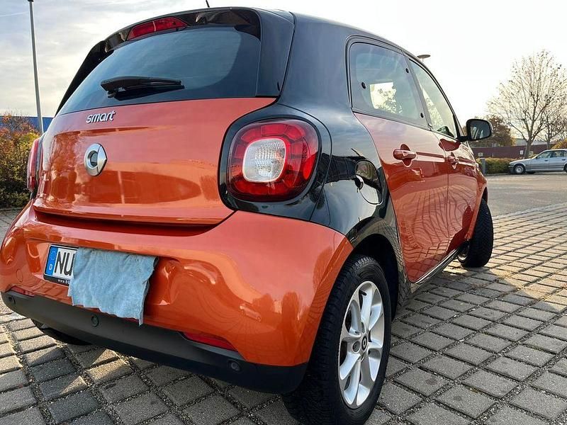 Używany Smart ForFour Passion 71 KM (52 kW) 2017 Pomarańczowy Hatchback