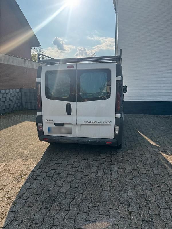 Gebraucht Opel Vivaro 101 PS (74 kW) 2004 Weiß Van / Kleinbus