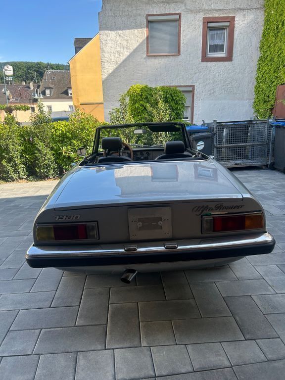 Gebraucht Alfa Romeo GT Junior 87 PS (63 kW) 1974 Silber Cabrio