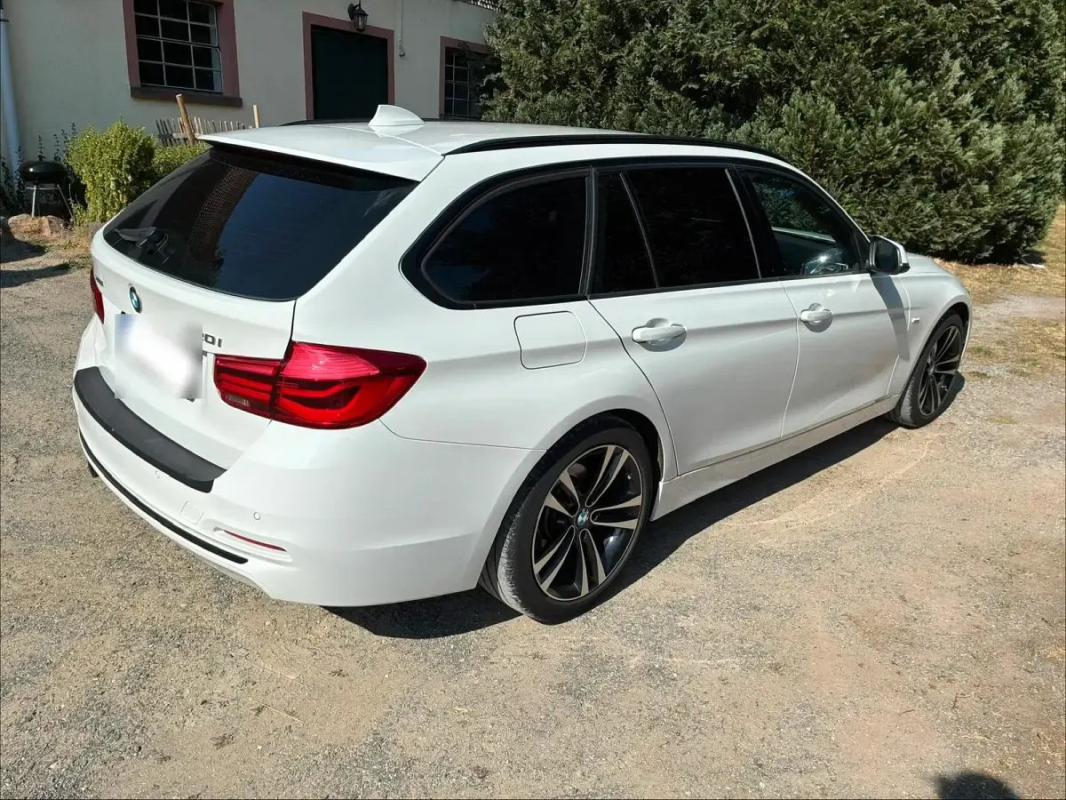 Gebraucht BMW 320 184 PS (135 kW) 2019 Weiß Kombi