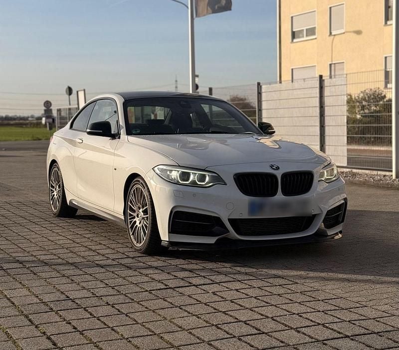 Weiß Gebraucht 2016 BMW M235 M Performance Coupé | 26.000 € - Bild 1/4