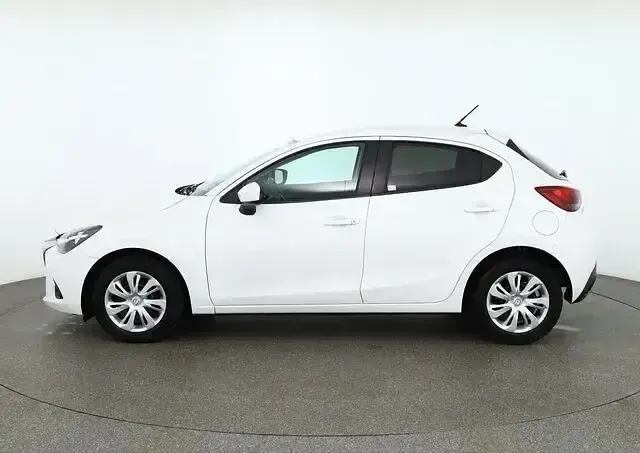 Second-hand Mazda 2 Center-Line 75 CP (55 kW) 2017 Alb Hatchback