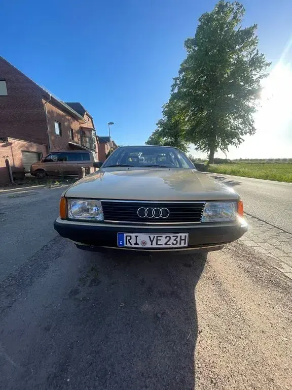 Gebraucht Audi 100 75 PS (55 kW) 1982 Gelb Limousine