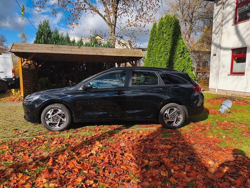 Neu Hyundai i30 Advantage 140 PS (102 kW) 2025 Schwarz Limousine