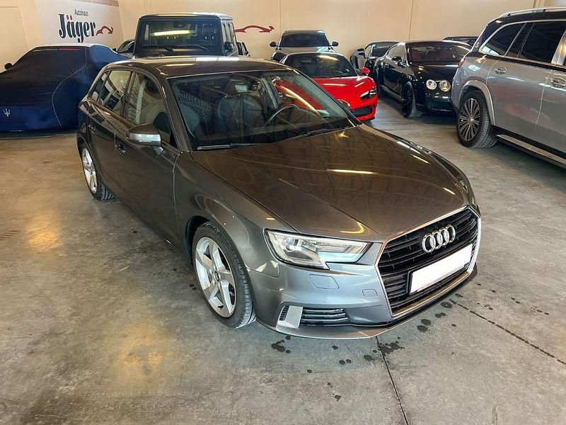 Gebraucht Audi A3 Sport 150 PS (110 kW) 2018 Grau Limousine
