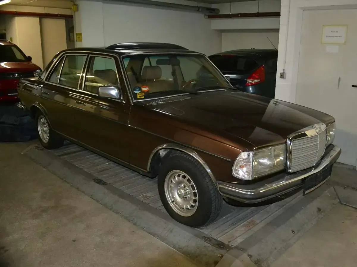 Gebraucht Mercedes 280 185 PS (136 kW) 1981 Brau Limousine