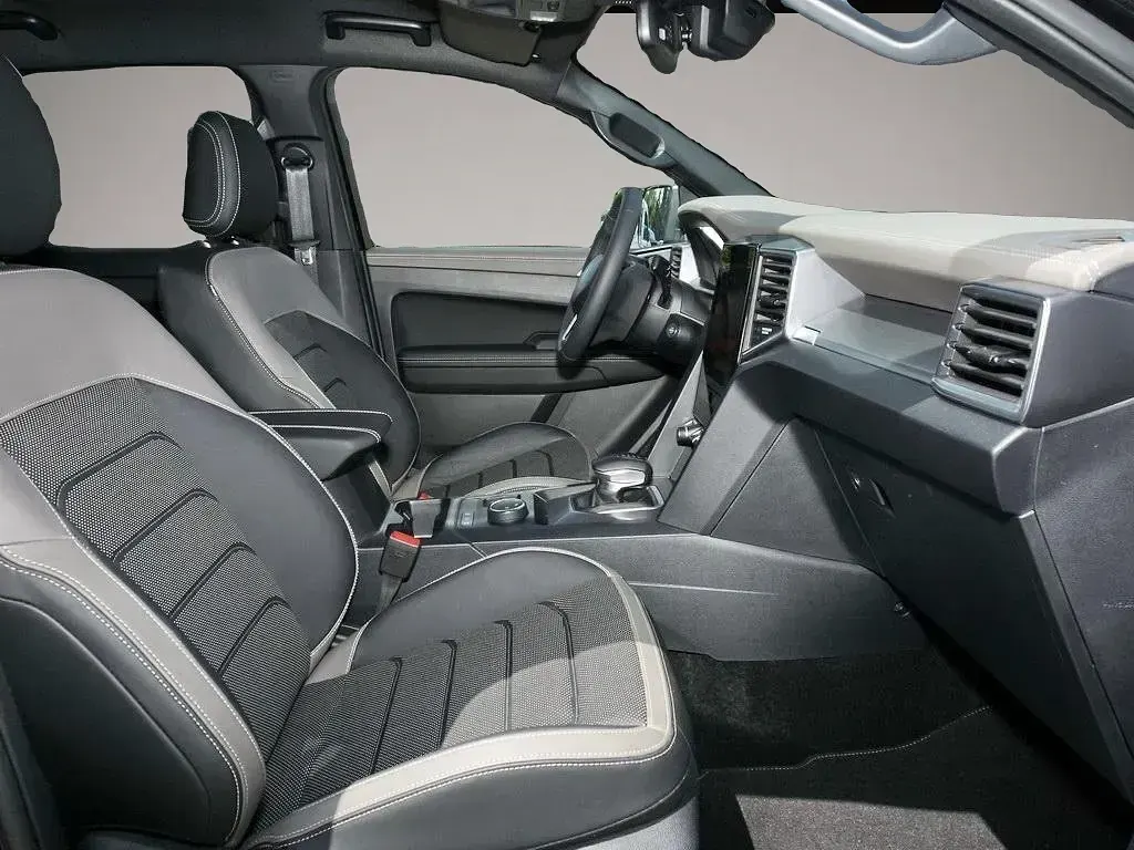 Gebraucht VW Amarok Aventura 241 PS (177 kW) 2025 Schwarz Pickup