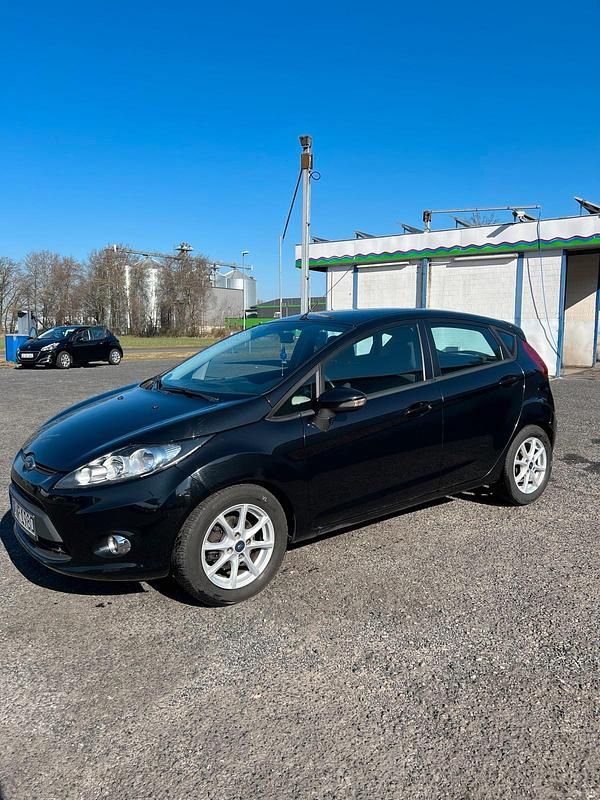 Gebraucht Ford Fiesta 82 PS (60 kW) 2012 Schwarz Kleinwagen