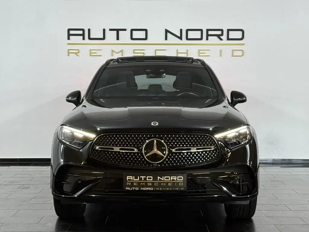 Gebraucht Mercedes GLC200 AMG 204 PS (150 kW) 2023 Schwarz SUV