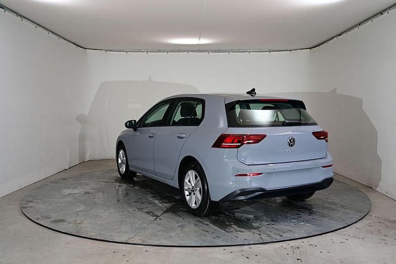 Neu VW Golf VIII 116 PS (85 kW) 2026 Grau Limousine