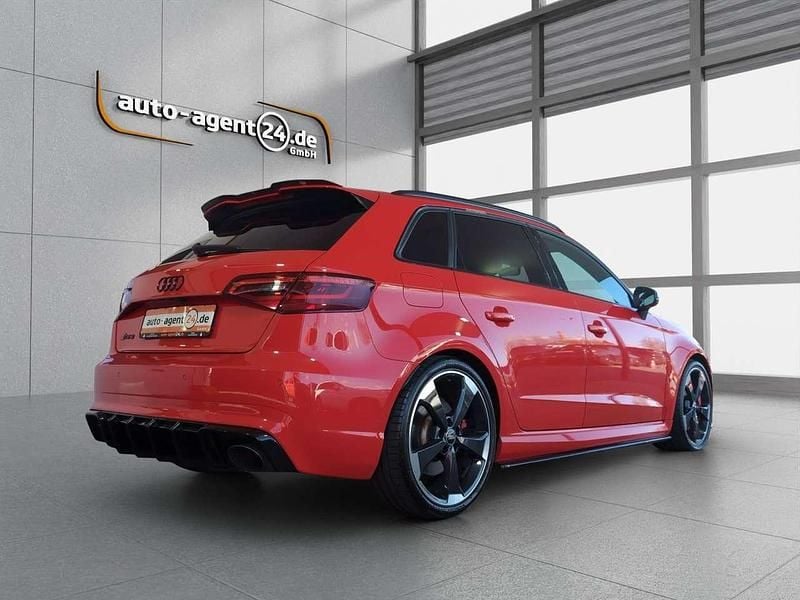 Gebraucht Audi RS3 Design 367 PS (269 kW) 2016 Individuallackierung (rot) Limousine