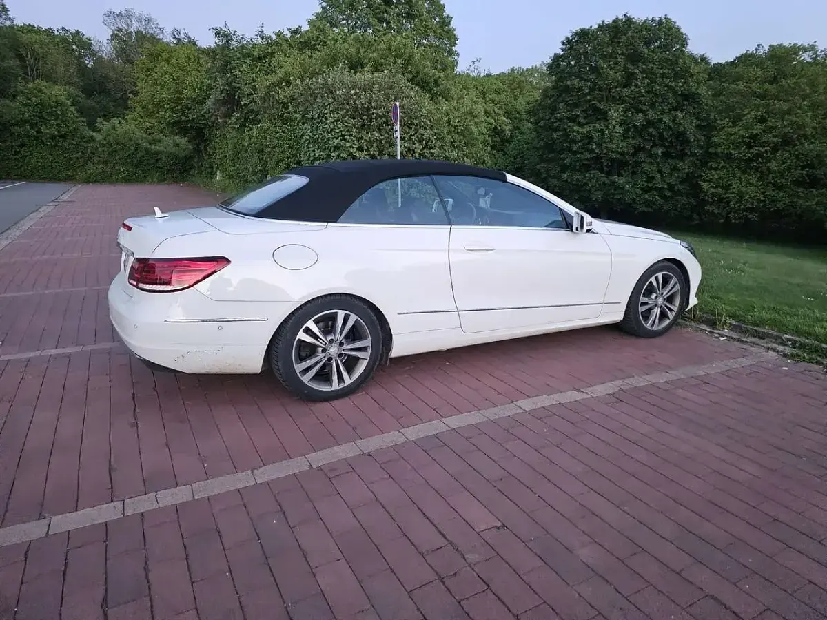 Gebraucht Mercedes E200 184 PS (135 kW) 2015 Weiß Cabrio