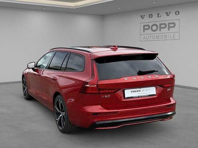 Gebraucht Volvo V60 145 PS (106 kW) 2025 Kombi