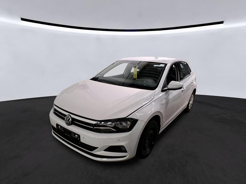 Gebraucht VW Polo Comfortline 95 PS (69 kW) 2020 Pure white Kleinwagen