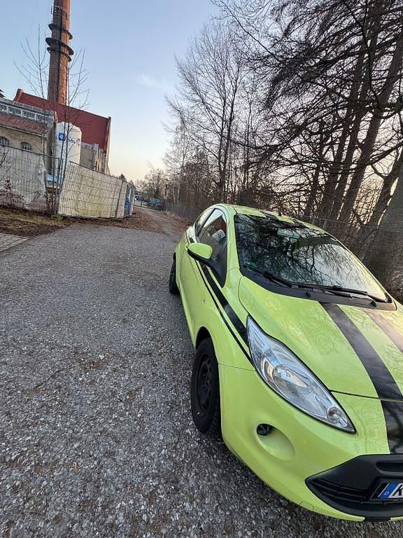 Gebraucht Ford Ka Ambiente 69 PS (50 kW) 2011 Grün Kleinwagen