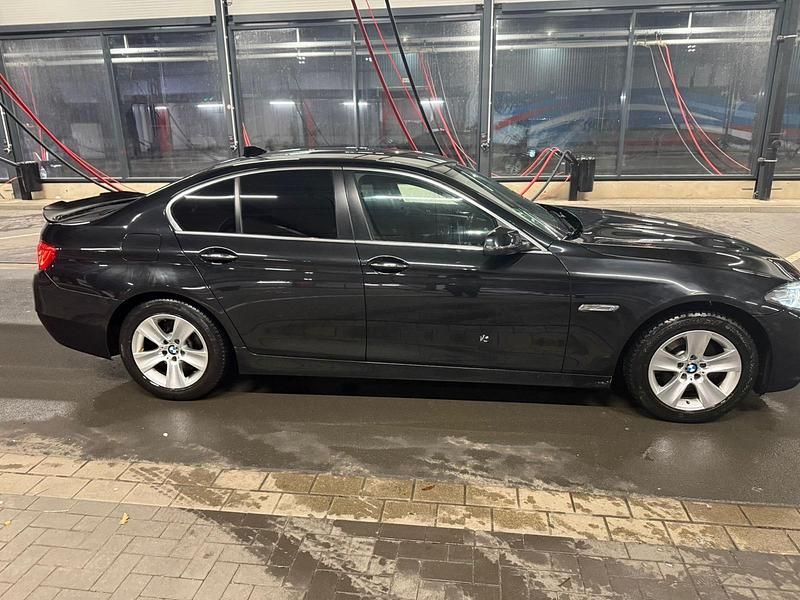 Gebraucht BMW 518 160 PS (117 kW) 2014 Schwarz Limousine