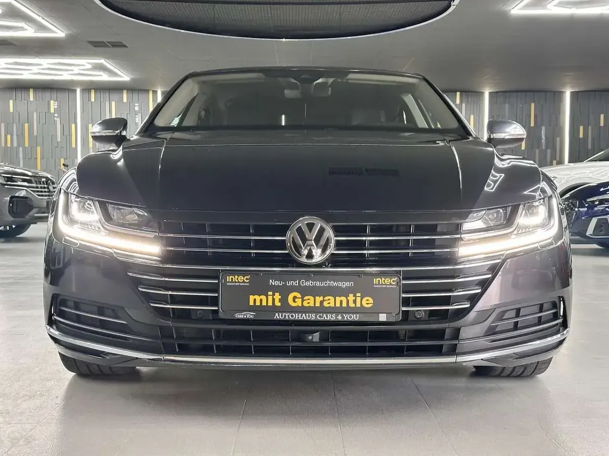 Gebraucht VW Arteon Elegance 190 PS (139 kW) 2018 Mangangrau metallic Kleinwagen