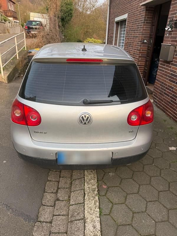 Gebraucht VW Golf V 105 PS (77 kW) 2004 Silber Kleinwagen