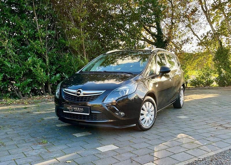 Schwarz Gebraucht 2011 Opel Zafira Tourer Edition Van / Kleinbus | 6.350 € (Fairer Preis) - Bild 1/4