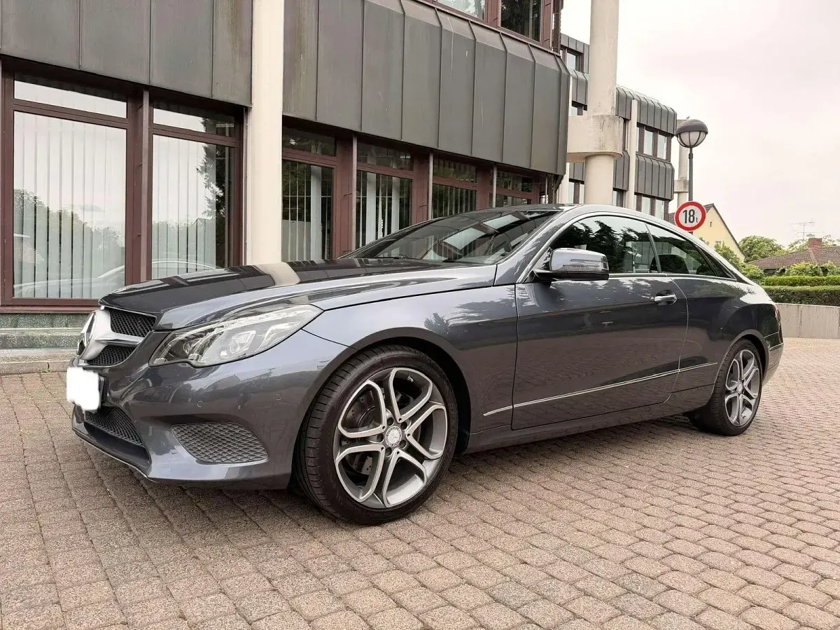 Gebraucht Mercedes E200 184 PS (135 kW) 2015 Grau Coupé