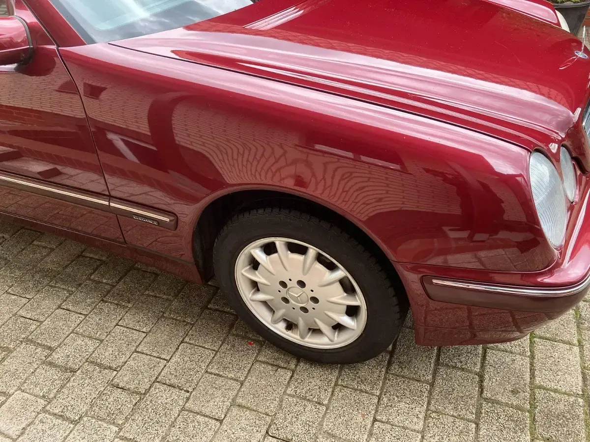 Gebraucht Mercedes E240 Elegance 170 PS (125 kW) 2000 Rot Kombi